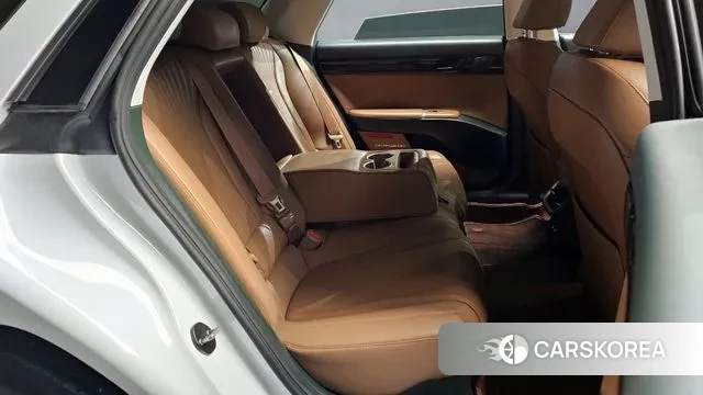 Hyundai Grandeur Hybrid (GN7) 2023 Белый из Кореи, фото 3