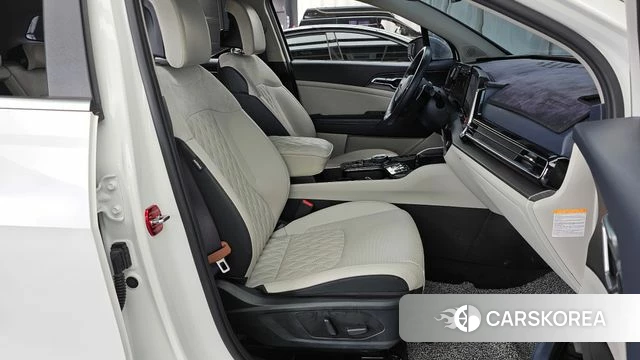 Kia Sportage 5th Generation Hybrid 2023 Белый из Кореи, фото 3