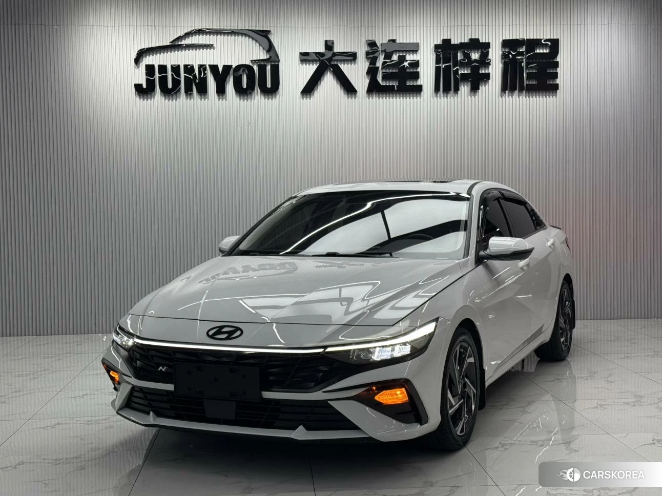 Hyundai Elantra 2023 Белый из Китая, фото 3