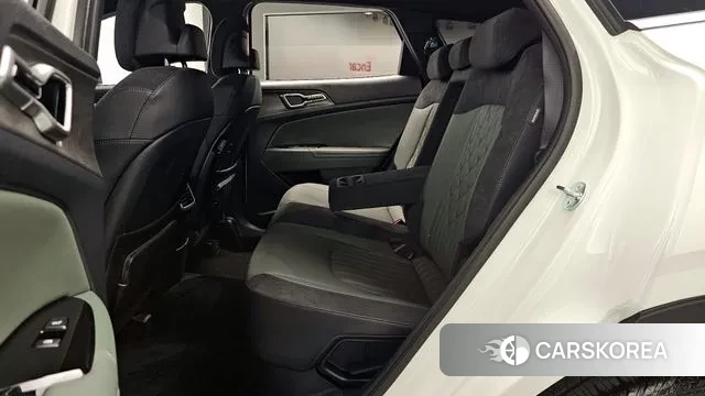 Kia Sportage 5th Generation Hybrid 2023 Белый из Кореи, фото 3