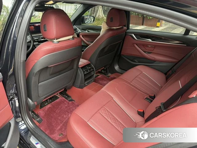 BMW 5 series 2023 Черный из Китая, фото 3