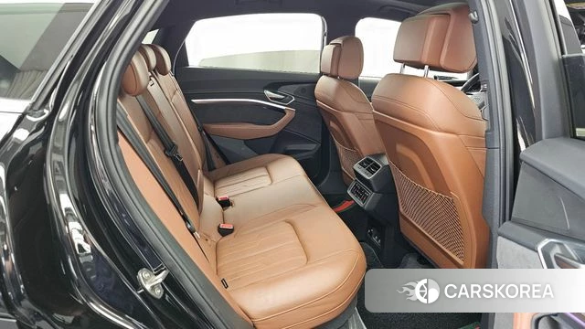 Audi e-Tron 2021 Черный из Кореи, фото 3