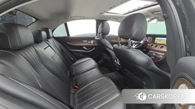 Mercedes-Benz E-Class W213 2018 Черный из Кореи, фото 3