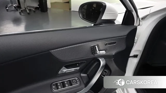 Mercedes-Benz A-Class W177 2024 Белый из Кореи, фото 3