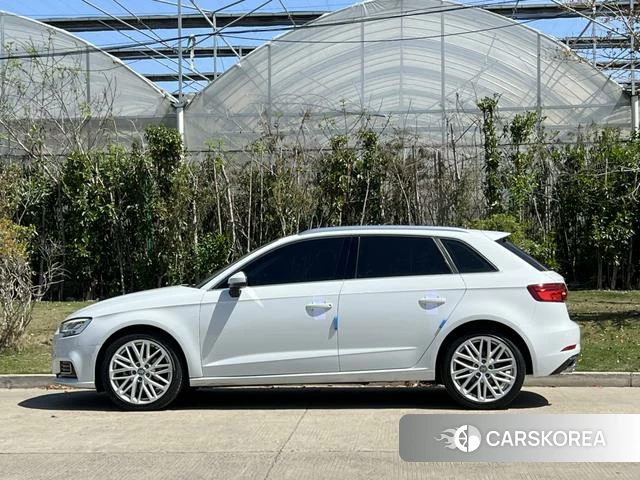 Audi A3 2019 Белый из Китая, фото 3