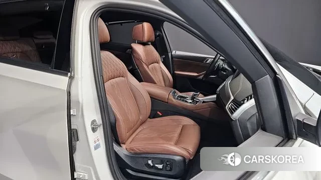 BMW X6 (G06) 2023 Белый из Кореи, фото 3