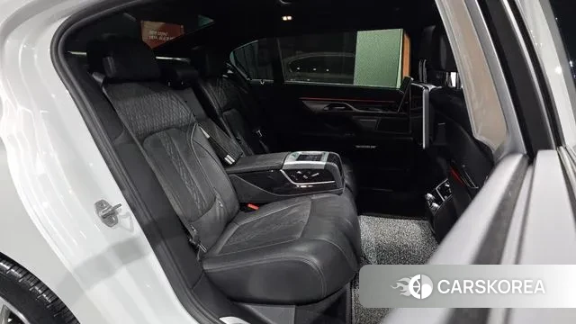 BMW 7 Series (G11) 2018 Белый из Кореи, фото 3