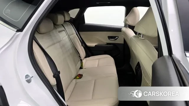 Hyundai Kona (SX2) 2023 Белый из Кореи, фото 3