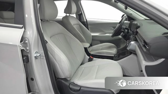 Hyundai Kona (SX2) 2023 Серебристо-серый из Кореи, фото 3