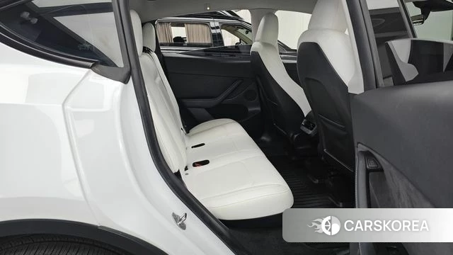 Tesla Model Y 2023 Белый из Кореи, фото 3