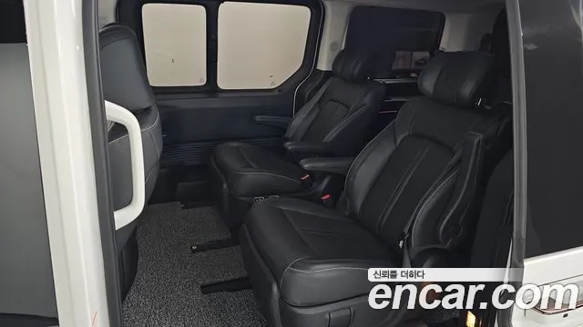 Hyundai Staria 2023 Белый из Кореи, фото 3