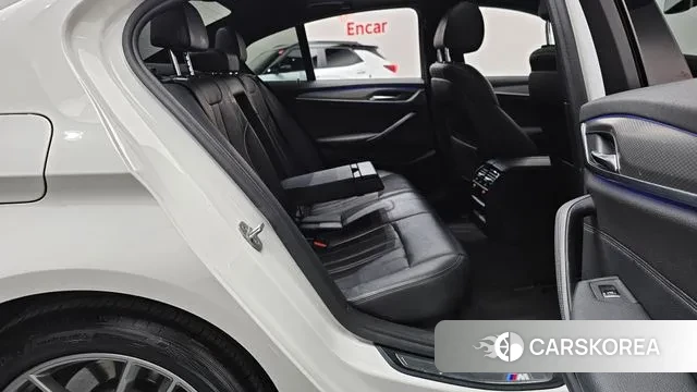 BMW 5 Series (G30) 2018 Белый из Кореи, фото 3