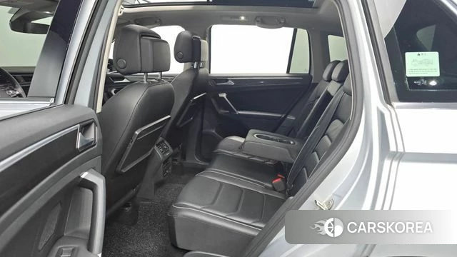 Volkswagen Tiguan second Generation 2018 Серебряный из Кореи, фото 3