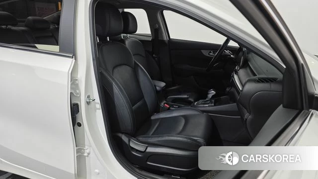 Kia Come New K3 2021 Белый из Кореи, фото 3