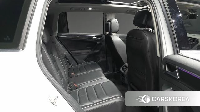 Volkswagen Tiguan second Generation 2023 Белый из Кореи, фото 3