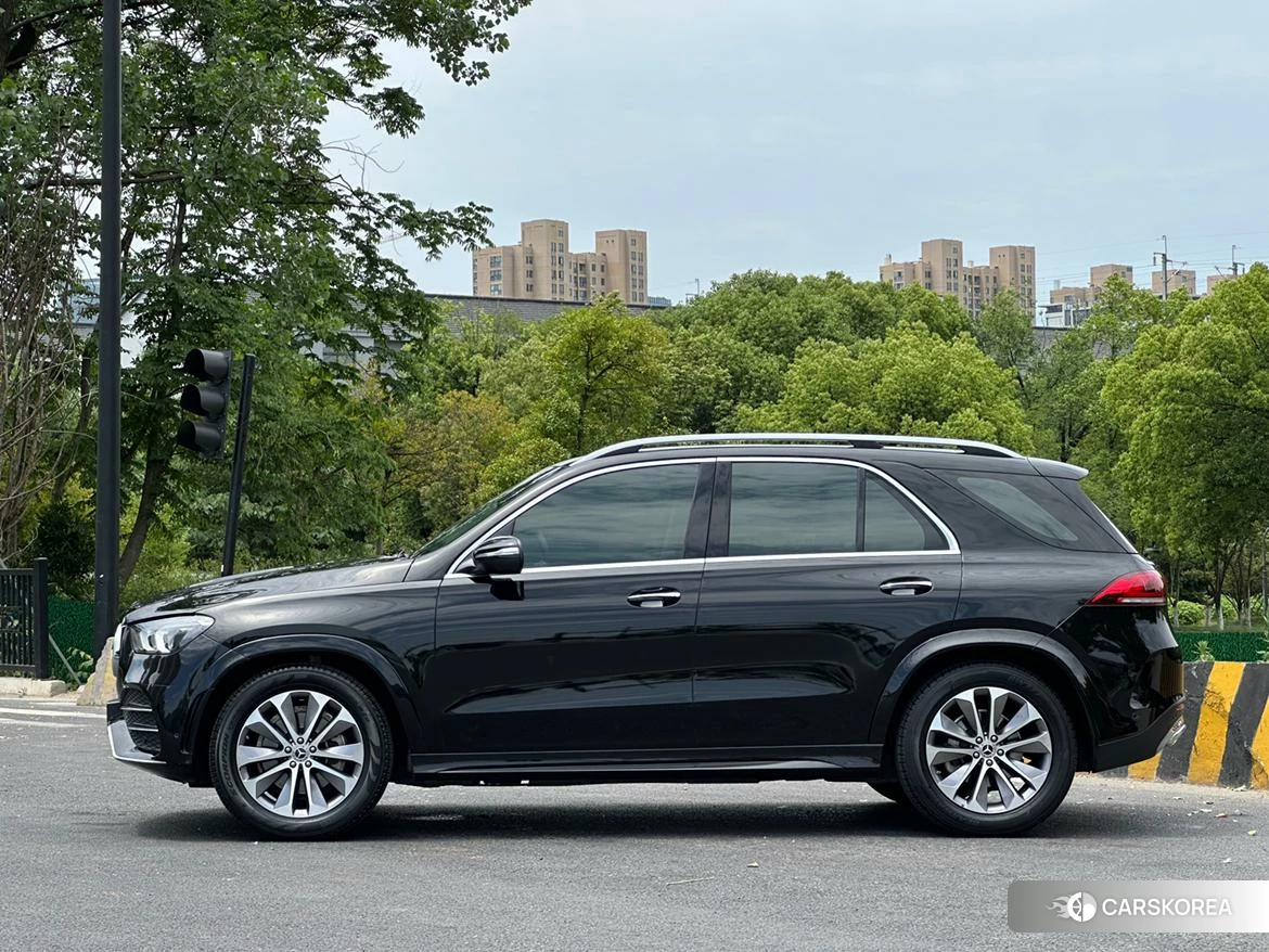 Mercedes-Benz GLE (import) 2021 Черный из Китая, фото 3