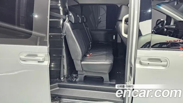 Hyundai Staria 2022 Серебряный из Кореи, фото 3