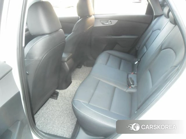 Kia The New K3 2nd generation 2024 Белый из Кореи, фото 3