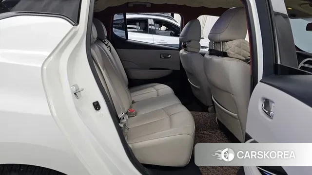 Nissan Leaf (ZE1) 2019 Белый из Кореи, фото 3