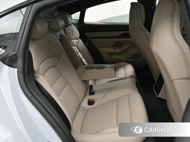 Porsche Taycan 2025 Белый из Кореи, фото 3