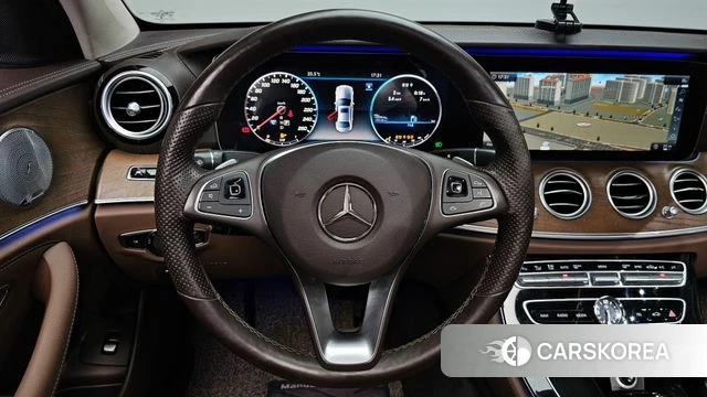 Mercedes-Benz E-Class W213 2018 Белый из Кореи, фото 3