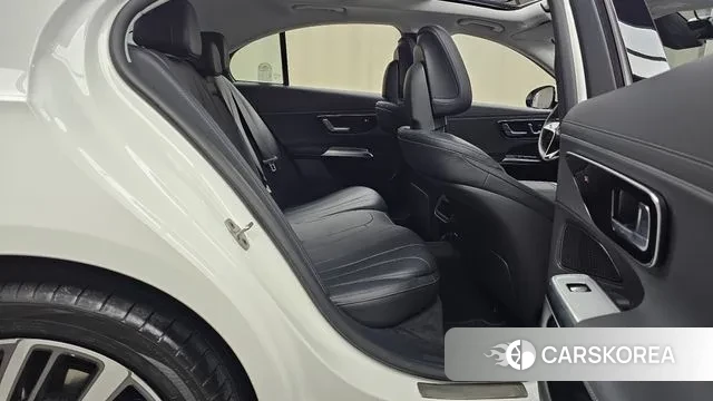 Mercedes-Benz E-Class W214 2025 Белый из Кореи, фото 3