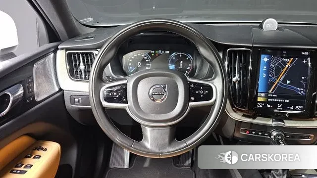 Volvo XC60 second Generation 2019 Белый из Кореи, фото 3