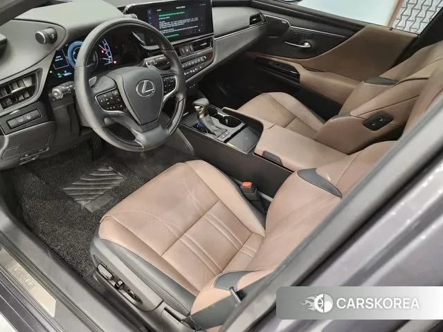 Lexus ES300h 7th generation 2025 Серый из Кореи, фото 3