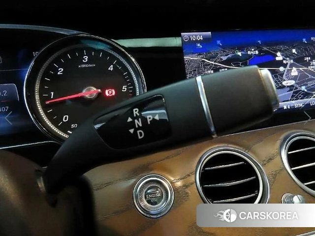 Mercedes-Benz E-Class W213 2018 Серебристо-серый из Кореи, фото 3