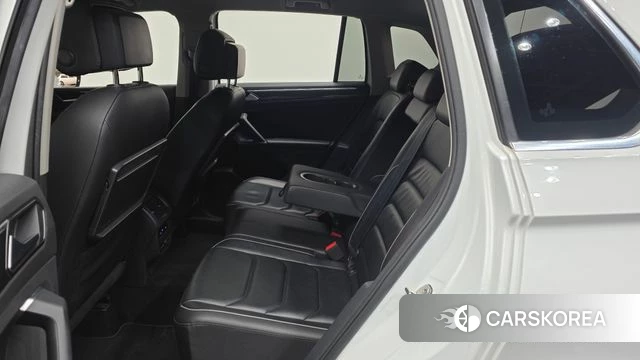 Volkswagen Tiguan second Generation 2018 Белый из Кореи, фото 3