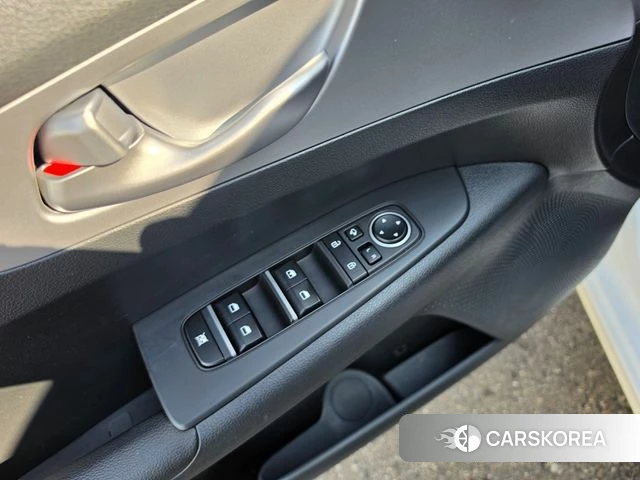 Kia The New K3 2nd generation 2023 Белый из Кореи, фото 3
