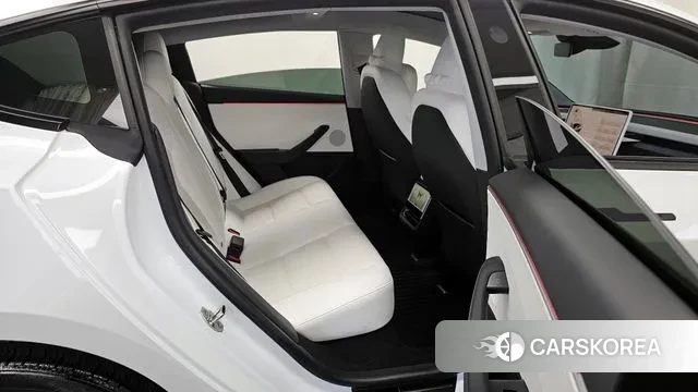 Tesla Model 3 2024 Белый из Кореи, фото 3