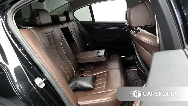 BMW 5 Series (G30) 2018 Черный из Кореи, фото 3