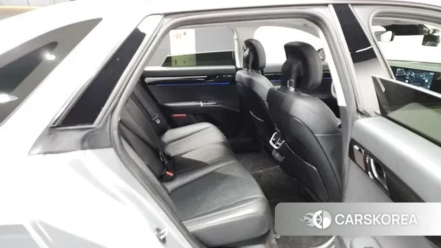 Hyundai Grandeur (GN7) 2022 Серебристо-серый из Кореи, фото 3