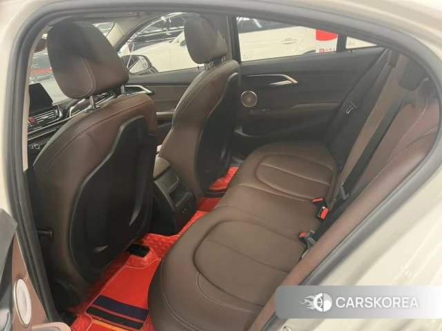 BMW 1 series 2023 Белый из Китая, фото 3