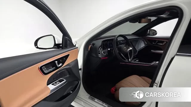 Mercedes-Benz E-Class W214 2025 Белый из Кореи, фото 3