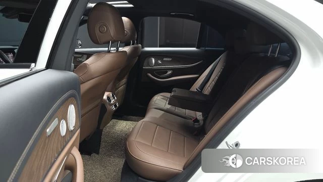 Mercedes-Benz E-Class W213 2021 Белый из Кореи, фото 3