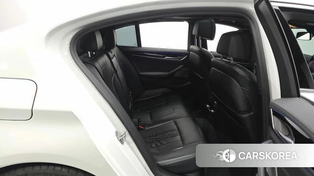 BMW 5 Series (G30) 2021 Белый из Кореи, фото 3