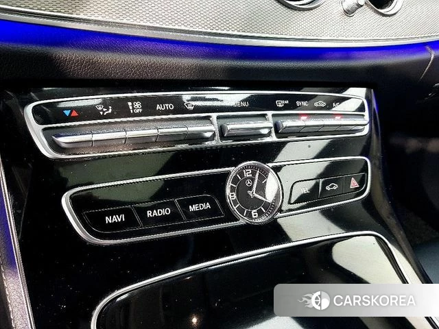 Mercedes-Benz E-Class W213 2019 Серебряный из Кореи, фото 3