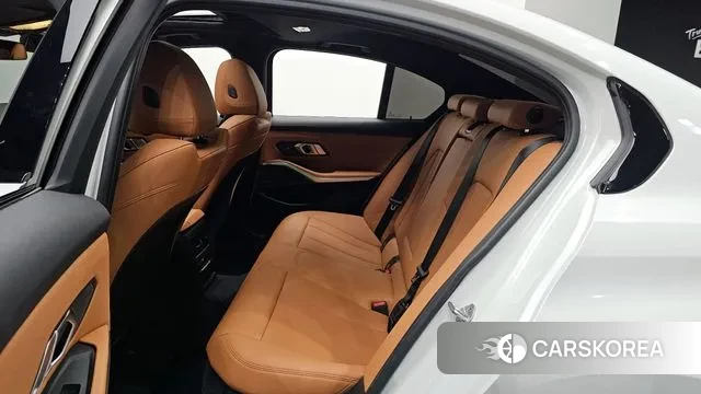 BMW 3 Series (G20) 2025 Белый из Кореи, фото 3