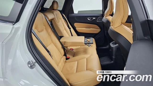 Volvo XC60 second Generation 2024 Белый из Кореи, фото 3