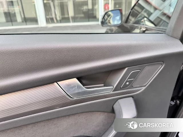 Audi Q5L Sportback 2023 Черный из Китая, фото 3