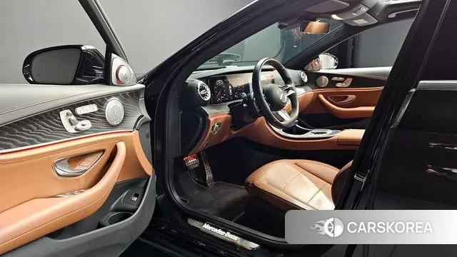 Mercedes-Benz E-Class W213 2021 Черный из Кореи, фото 3