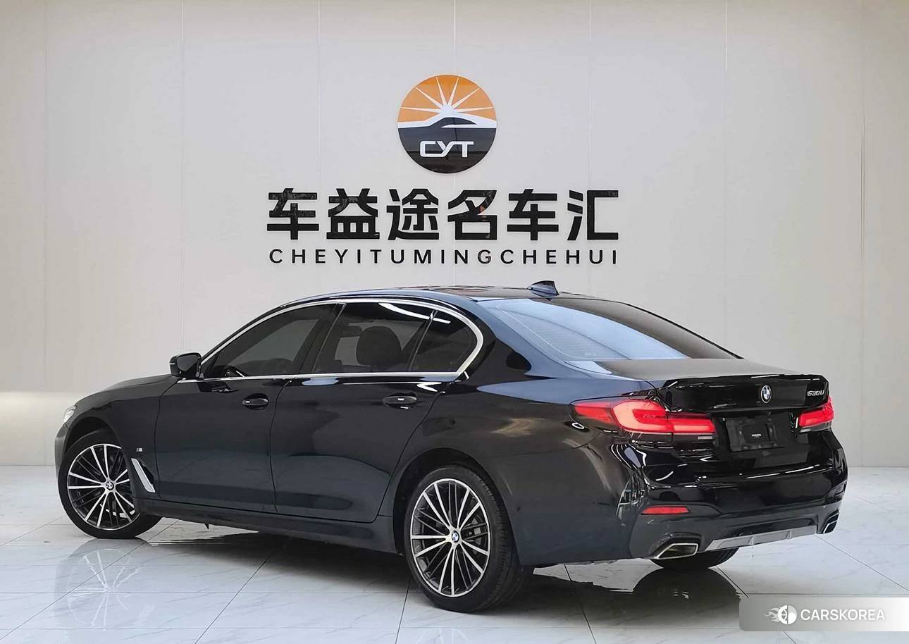 BMW 5 series 2021 Черный из Китая, фото 3