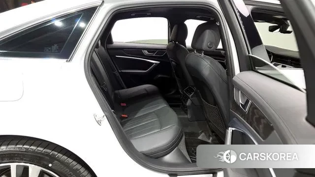 Audi A6 (C8) 2023 Белый из Кореи, фото 3