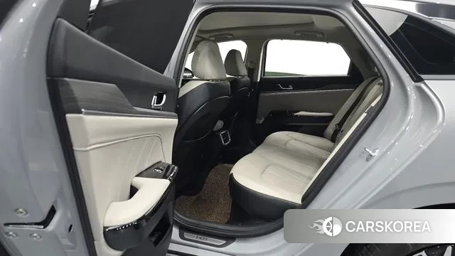 Kia The New K5 Hybrid 3rd generation 2024 Серебристо-серый из Кореи, фото 3