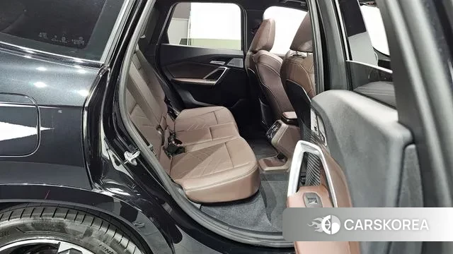 BMW iX1 (U11) 2024 Черный из Кореи, фото 3