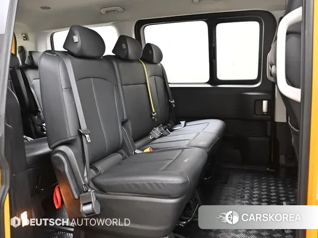 Hyundai Staria 2024 Желтый из Кореи, фото 3