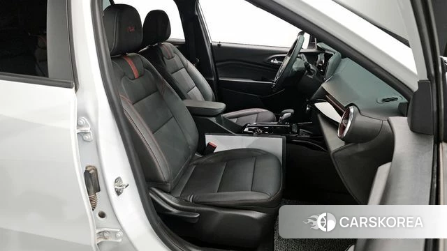 Chevrolet (GM Daewoo) Trax Crossover 2024 Белый из Кореи, фото 3