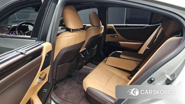 Lexus ES300h 7th generation 2021 Песочный из Кореи, фото 3
